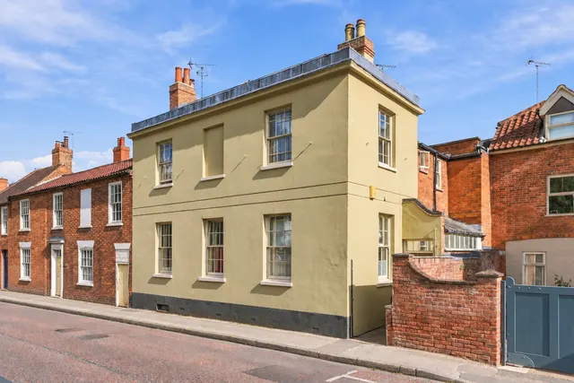 Grade II listed Georgian Townhouse, Westgate, photo 1