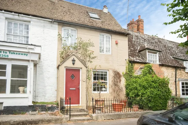 High Street, Shrivenham, Swindon, photo 1
