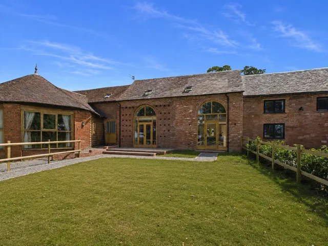 Albrighton, Wolverhampton WV7 3AT, photo 1