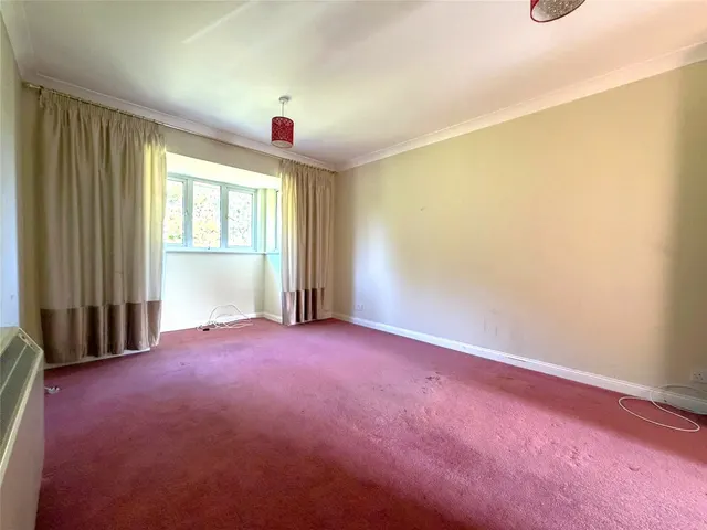 St. Johns Road, Woking, GU21, photo 2