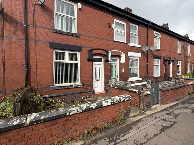 Middleton Road, Heywood, OL10, photo 1