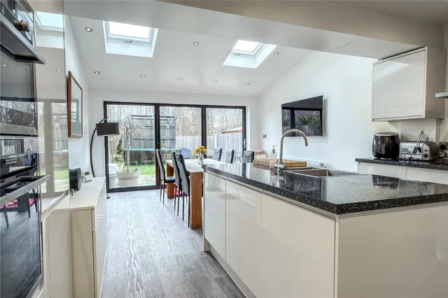 The Fairway, New Moston, M40, photo 1