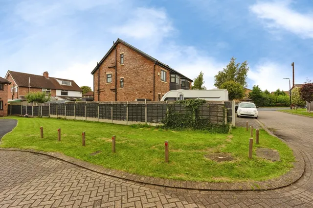 Photo 2 — Farmers Close, SALE, Cheshire, M33