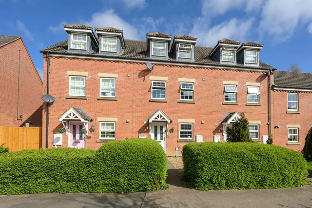 Burdock Way, Kettering, NN14, photo 1