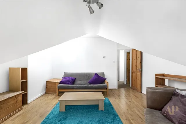 Hornsey Rise, London N19 3SQ, photo 1