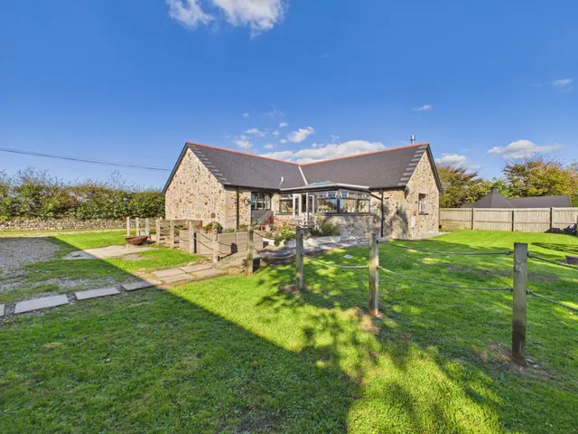 The Swallows Barn, Clowance Wood Farm, photo 2