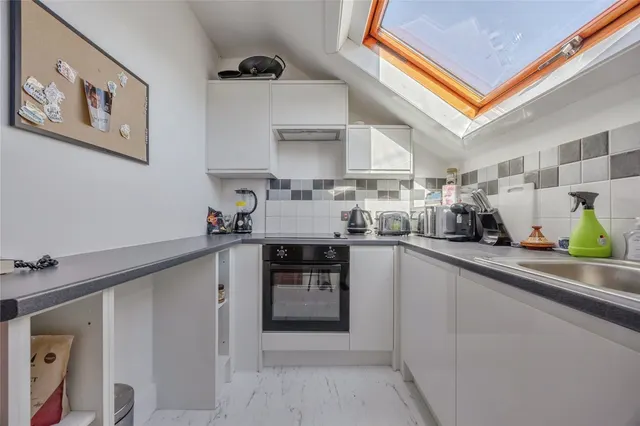Birdhurst Rise, South Croydon, CR2, photo 3