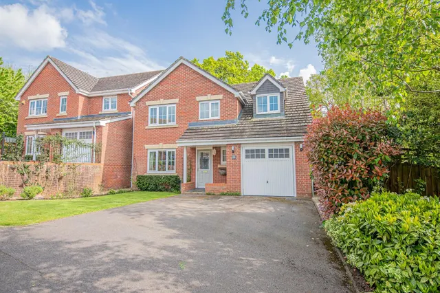 White Tree Close, Fair Oak, Eastleigh, SO50 7FE, photo 1