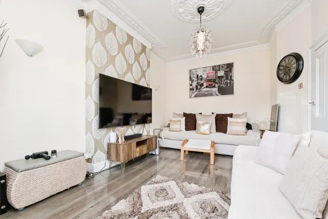 Windsor Road, London, E7, photo 3