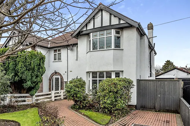 Park View, Thornton, L23, photo 1