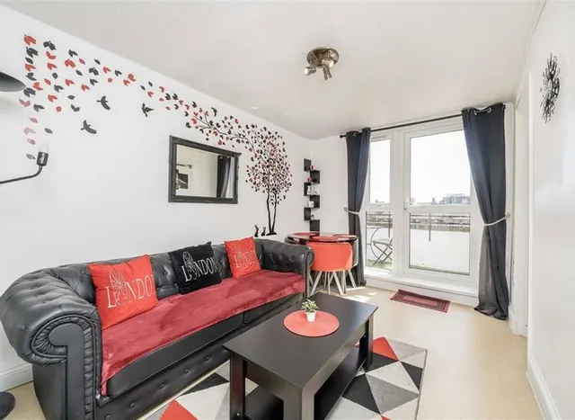 Photo 2 — Burr Close, Wapping, E1W