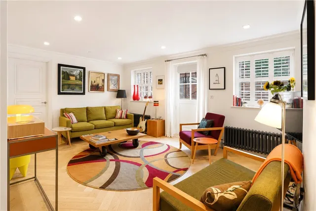1 bedroom flat — Kidderpore Avenue, London, NW3