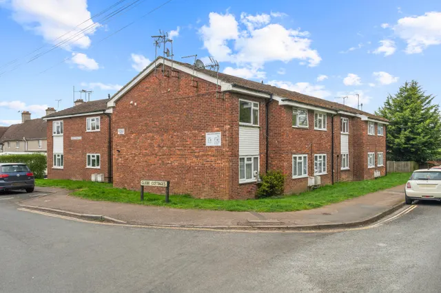 School Lane, Essendon, AL9, photo 1