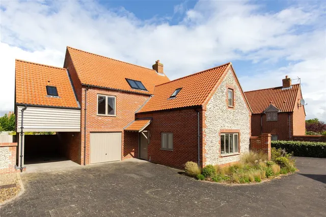 Brightwell Close, Blakeney, NR25, photo 1