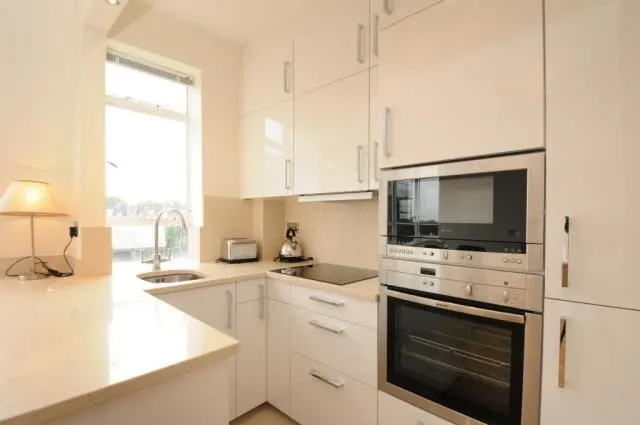 Prince Albert Road, London, NW8, photo 1