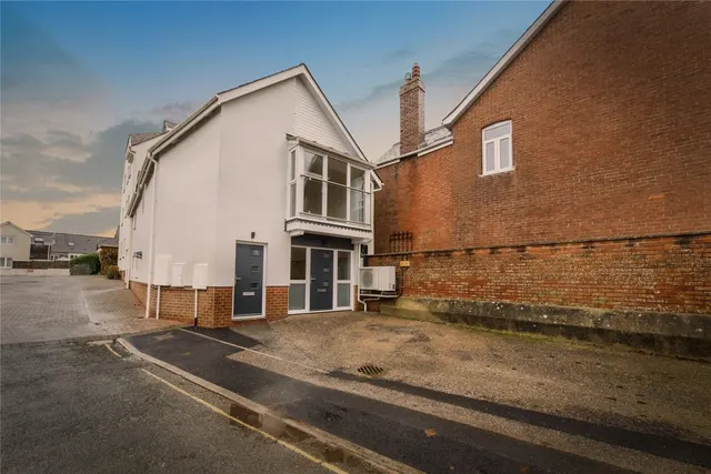 Kerslakes Court, Honiton, EX14, photo 1