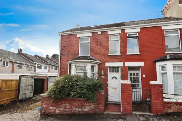 Charlotte Place, Barry, photo 1
