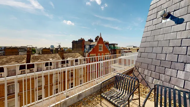 Photo 3 — 5E Harrington Court, 13 Harrington Road, London