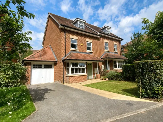 Buckle Gardens, Hellingly, Hailsham, East Sussex, BN27, photo 1