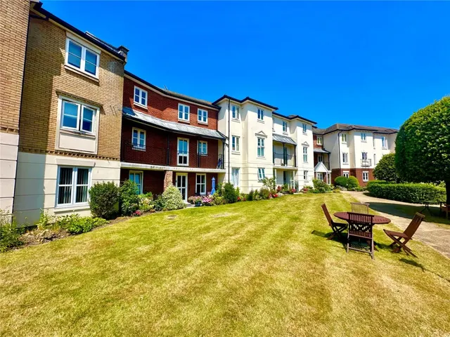 Lymington, Hampshire, photo 1