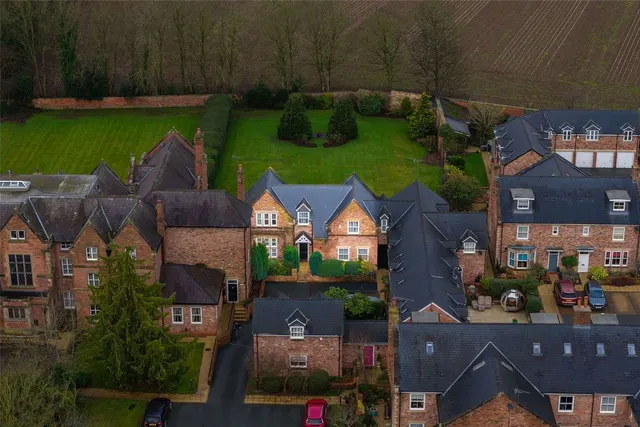 Strathalyn, Rossett, Wrexham, LL12 0GB, photo 1