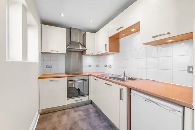 Clifford Drive, Menston, LS29, photo 3