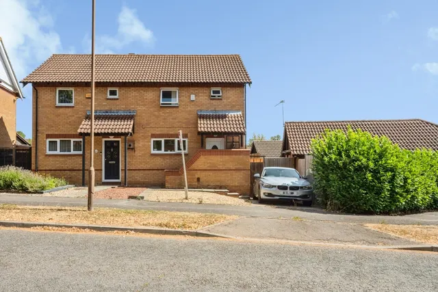 Chepstow Drive, Bletchley, Milton Keynes, Buckinghamshire, MK3, photo 1