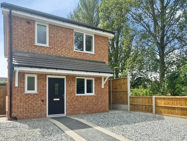 Cotswold Avenue, Great Wyrley, WS6, photo 3