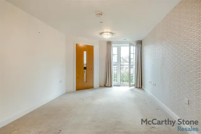 London Road, Knebworth, SG3, photo 2