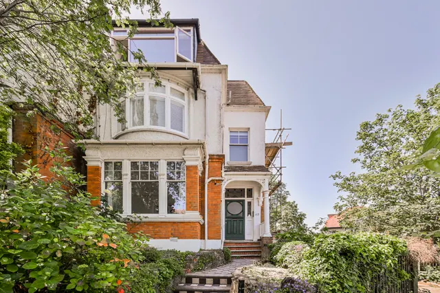 Flat 2, 42 Hornsey Lane Gardens, London, photo 1