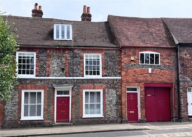High Street, Hungerford, RG17, photo 1