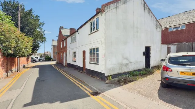 Church Lane, Leicester, LE19, photo 1