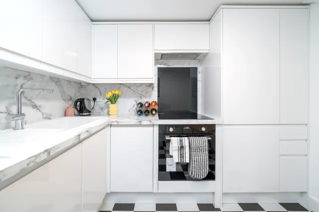 Photo 2 — Shirland Road London W9