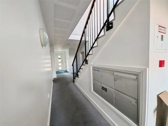 Lowbridge Walk, Bilston, WV14, photo 3