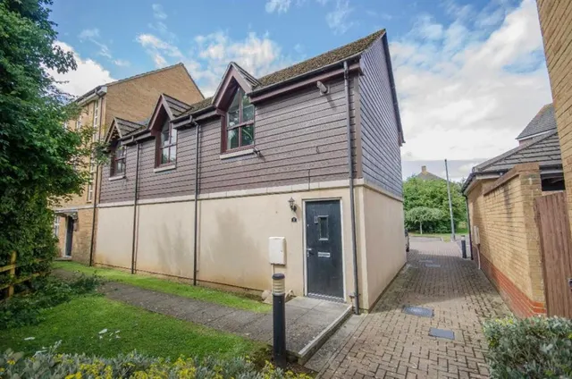 Bridge Farm Walk, Mangotsfield, Bristol, BS16 9LY, photo 1