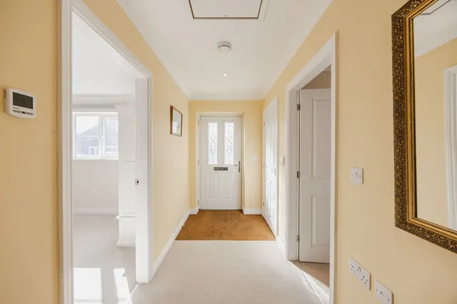 Chain Free Two Bedroom Bungalow in Sw, photo 3