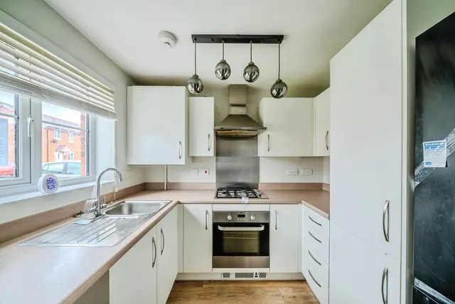 Dalesbred Avenue, Kingstone, HR2, photo 2