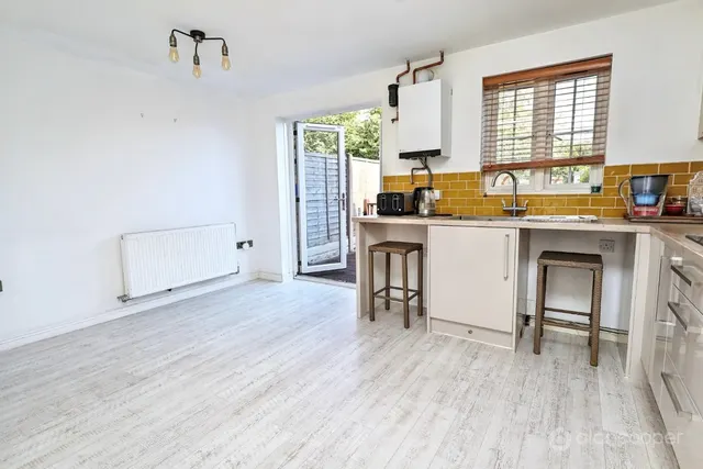 The Evergreens, Nuneaton, CV10, photo 3