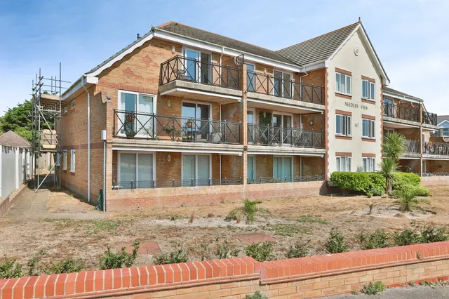 Southbourne Overcliff Drive, Bournemouth, photo 1