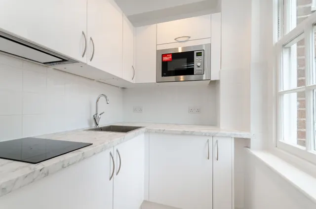 Photo 3 — 61 Forset Court, 140 Edgware Road, London