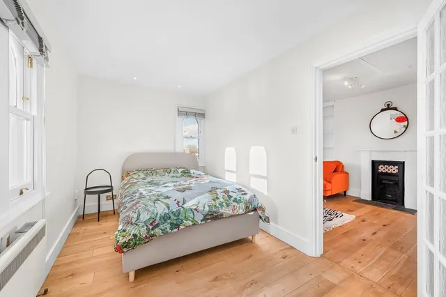 Onslow Road, Richmond, TW10, photo 2