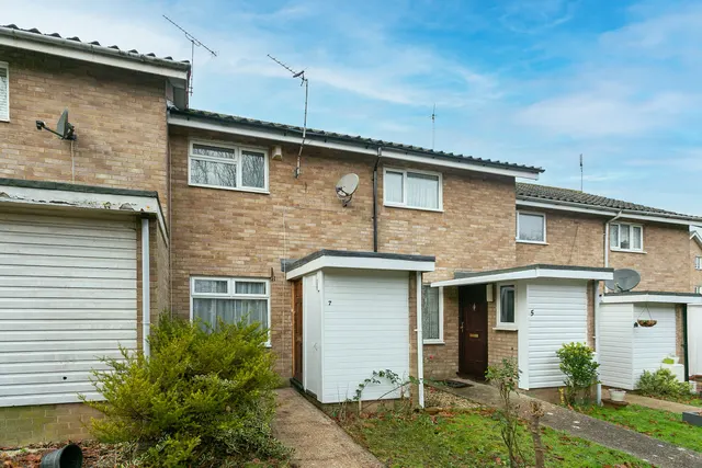 7 Gibbs Couch, Carpenders Park, photo 1