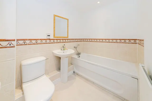 Boltro Road, Haywards Heath, RH16, photo 3
