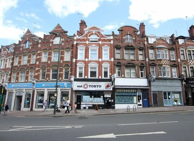Finchley Road, Golders Green, NW11, photo 1