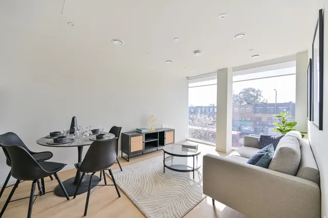 Photo 3 — Flat 116, Heathrow House, 785 Bath Road, Hounslow