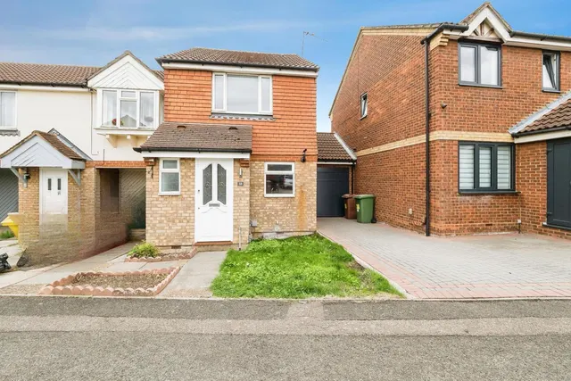 St. Michaels Close, Aveley, South Ockendon, Essex, RM15, photo 1