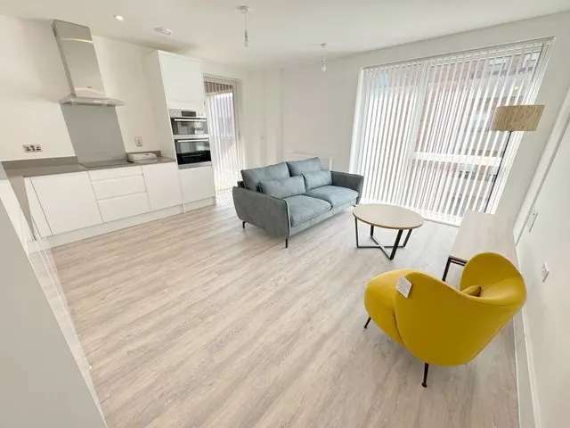 India Way, London, NW7, photo 1