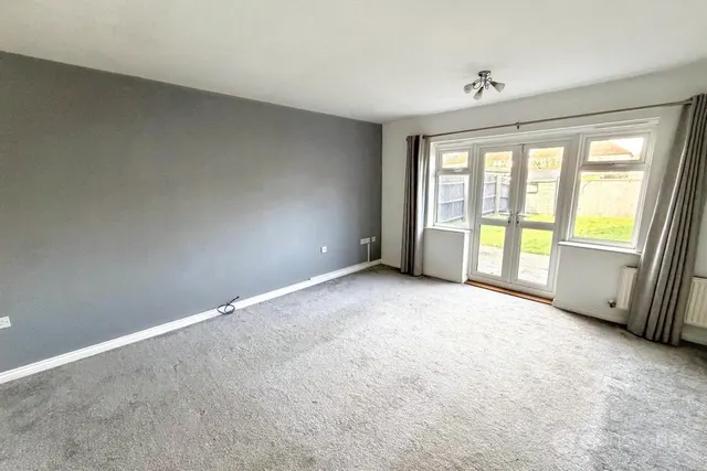 Portreath Drive, Horeston Grange, CV11, photo 3