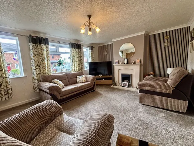 For SaleWindsor Avenue, Adlington, photo 2