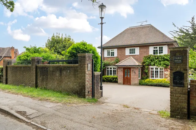 Photo 2 — Rowley Lane, Wexham, SL3